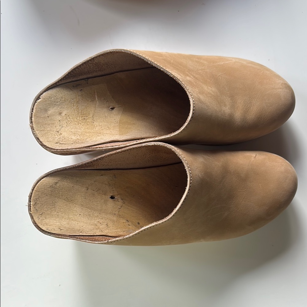 No. 6 Tan Leather Mules
